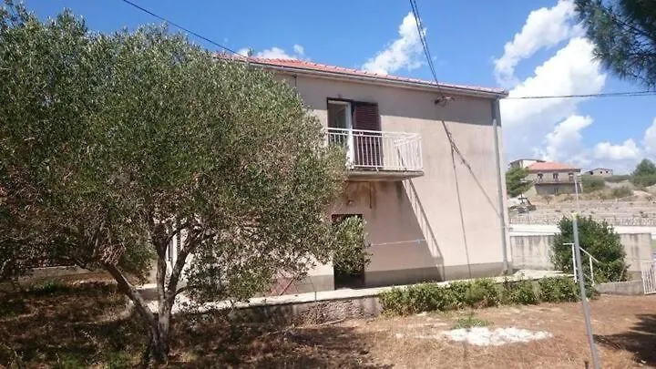 Apartments Ljilja Slatine