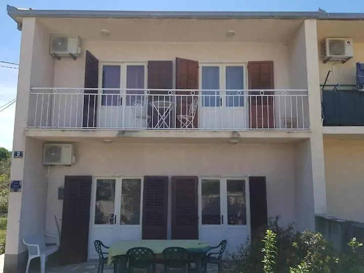 Apartments Ljilja Slatine