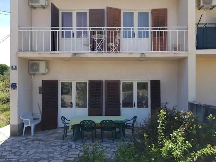 Apartments Ljilja Slatine