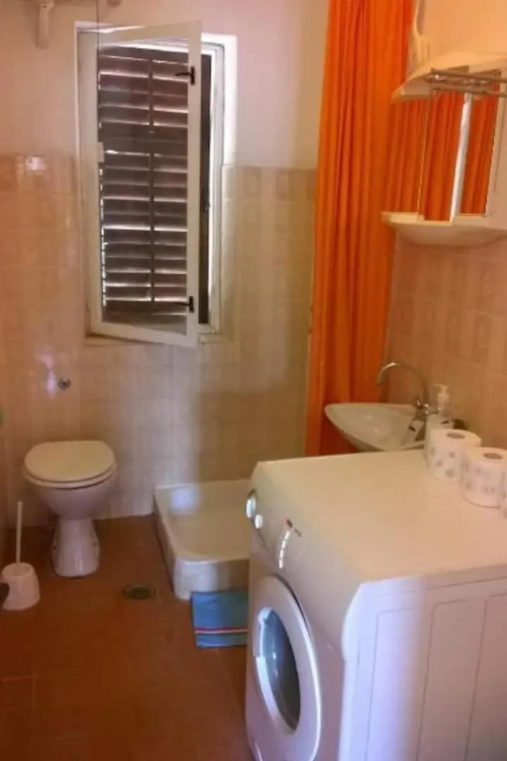 Apartments Ljilja Slatine